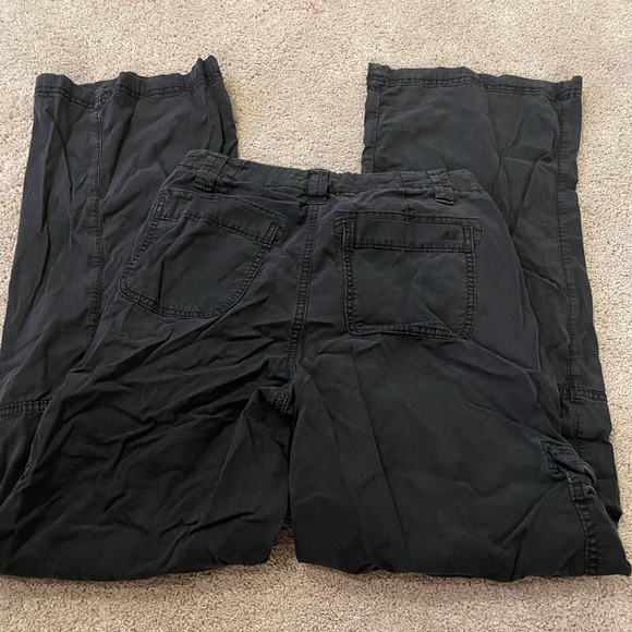 American Eagle Outfitters Dark Cargo Pants - Picture 2 of 3